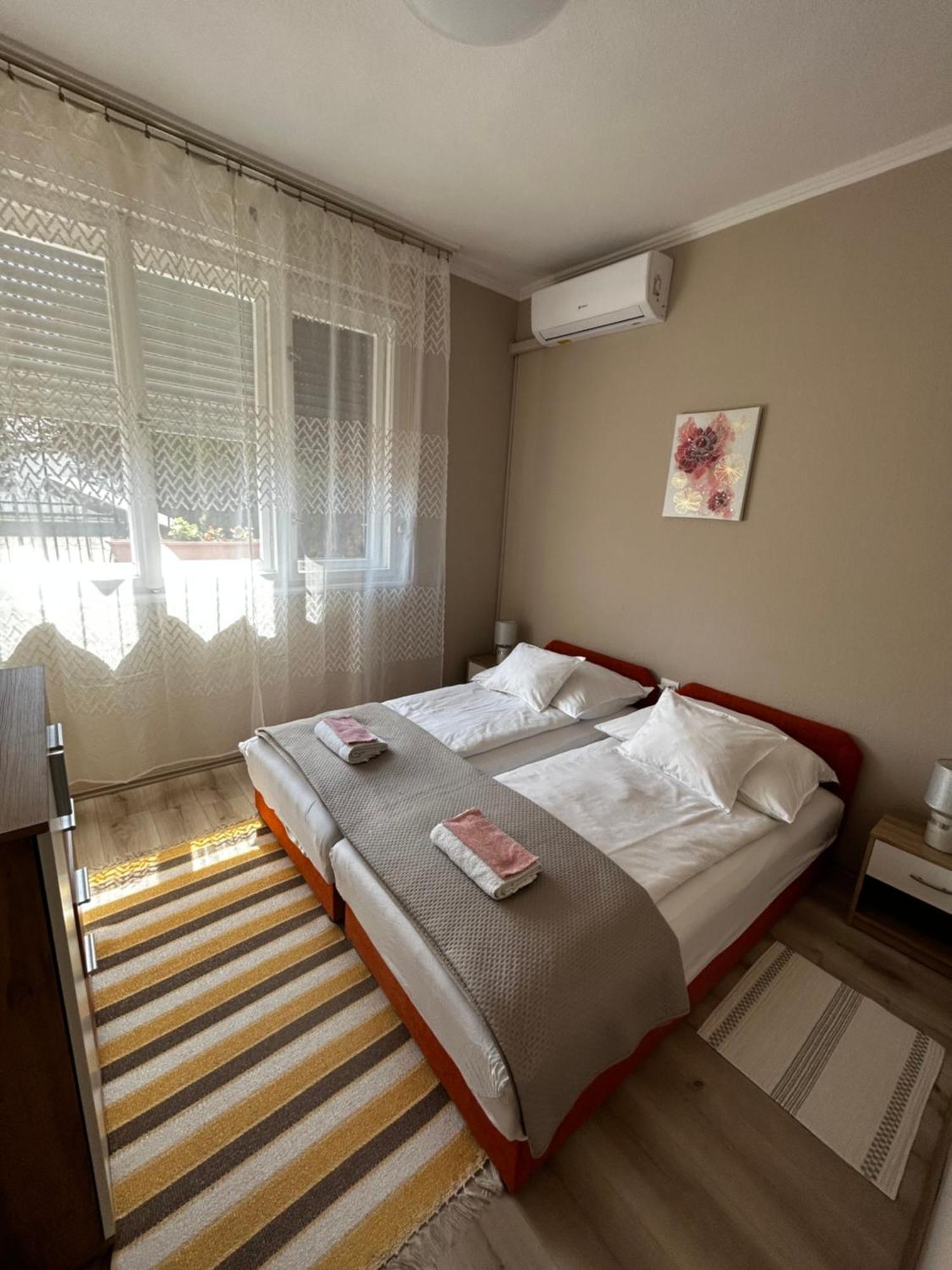 Kisvirag Apartman Хайдусобосло Экстерьер фото