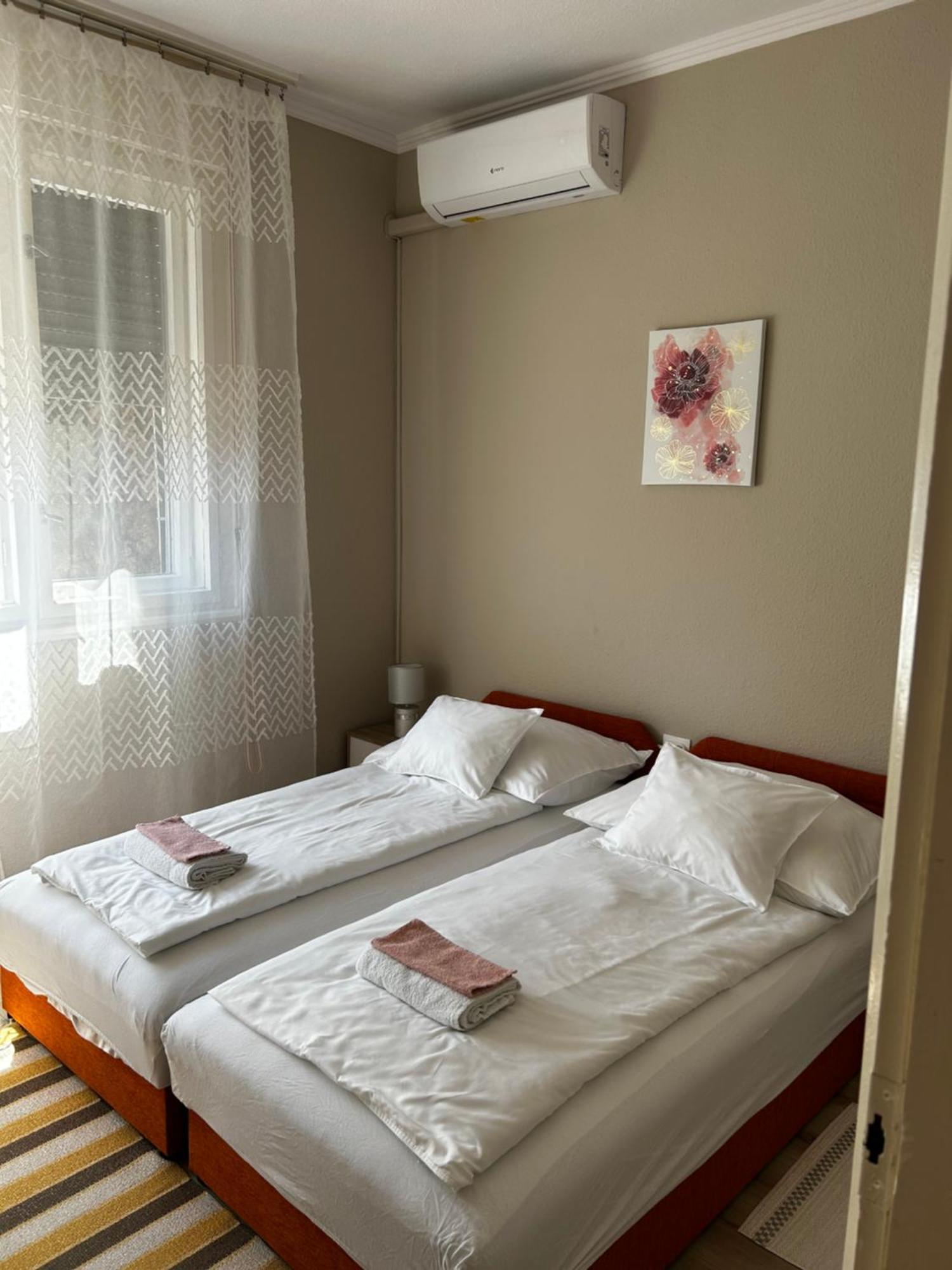 Kisvirag Apartman Хайдусобосло Экстерьер фото